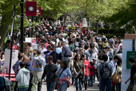 RutgersDayCrowd275