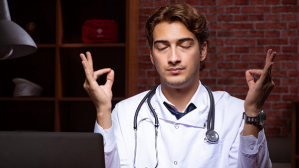 For time-crunched medical students, taking a two-hour introductory class on mindfulness may be just as beneficial for reducing stress and depression as taking an eight-week meditation course, a Rutgers study finds.